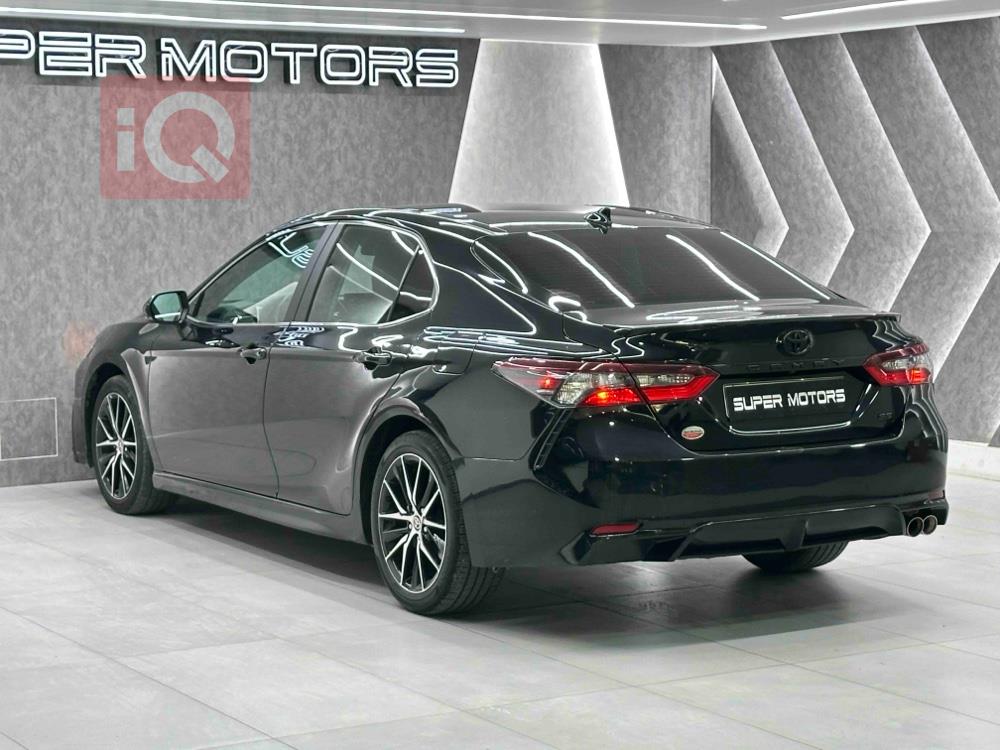 تۆیۆتا کامری